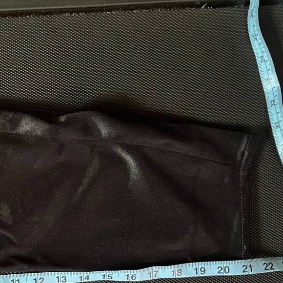 True Religion Vintage satin shiny Capris. Size 32 - Picture 13 of 13